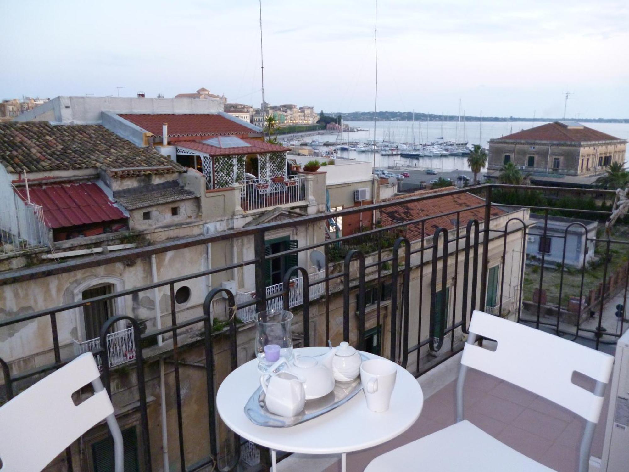 B&B Le Grand Bleu Siracusa - One Hundred Steps From Ortigia -Sea View - Συρακούσες Εξωτερικό φωτογραφία