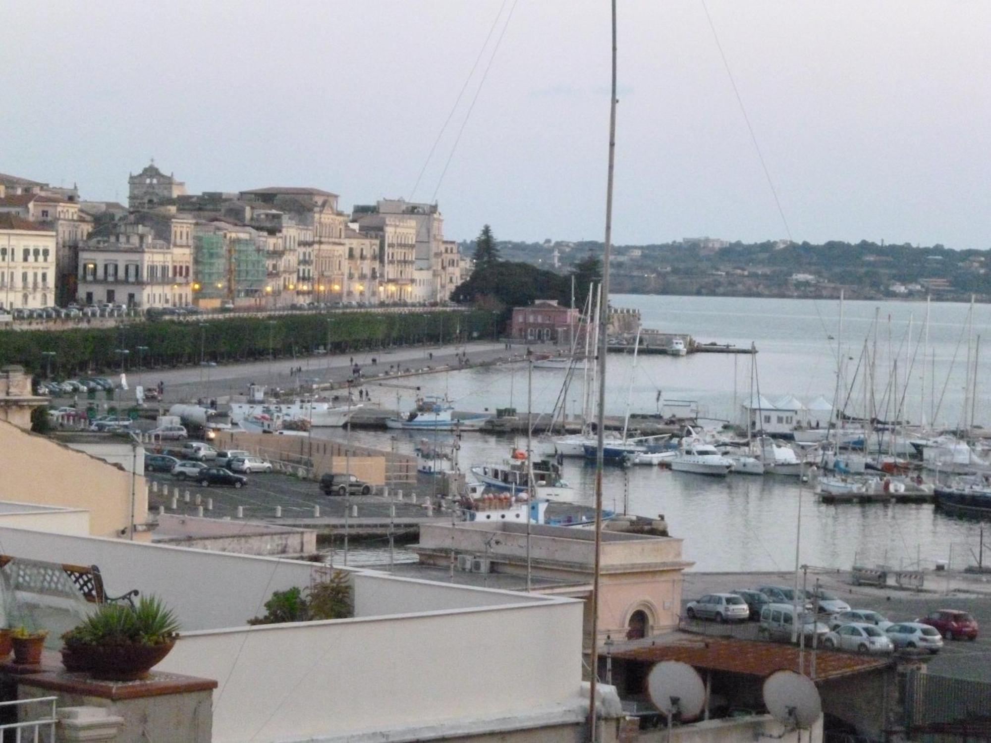 B&B Le Grand Bleu Siracusa - One Hundred Steps From Ortigia -Sea View - Συρακούσες Εξωτερικό φωτογραφία